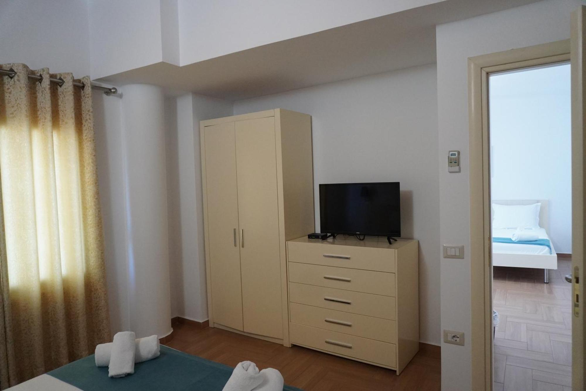 Hotel Agel Саранда Екстер'єр фото