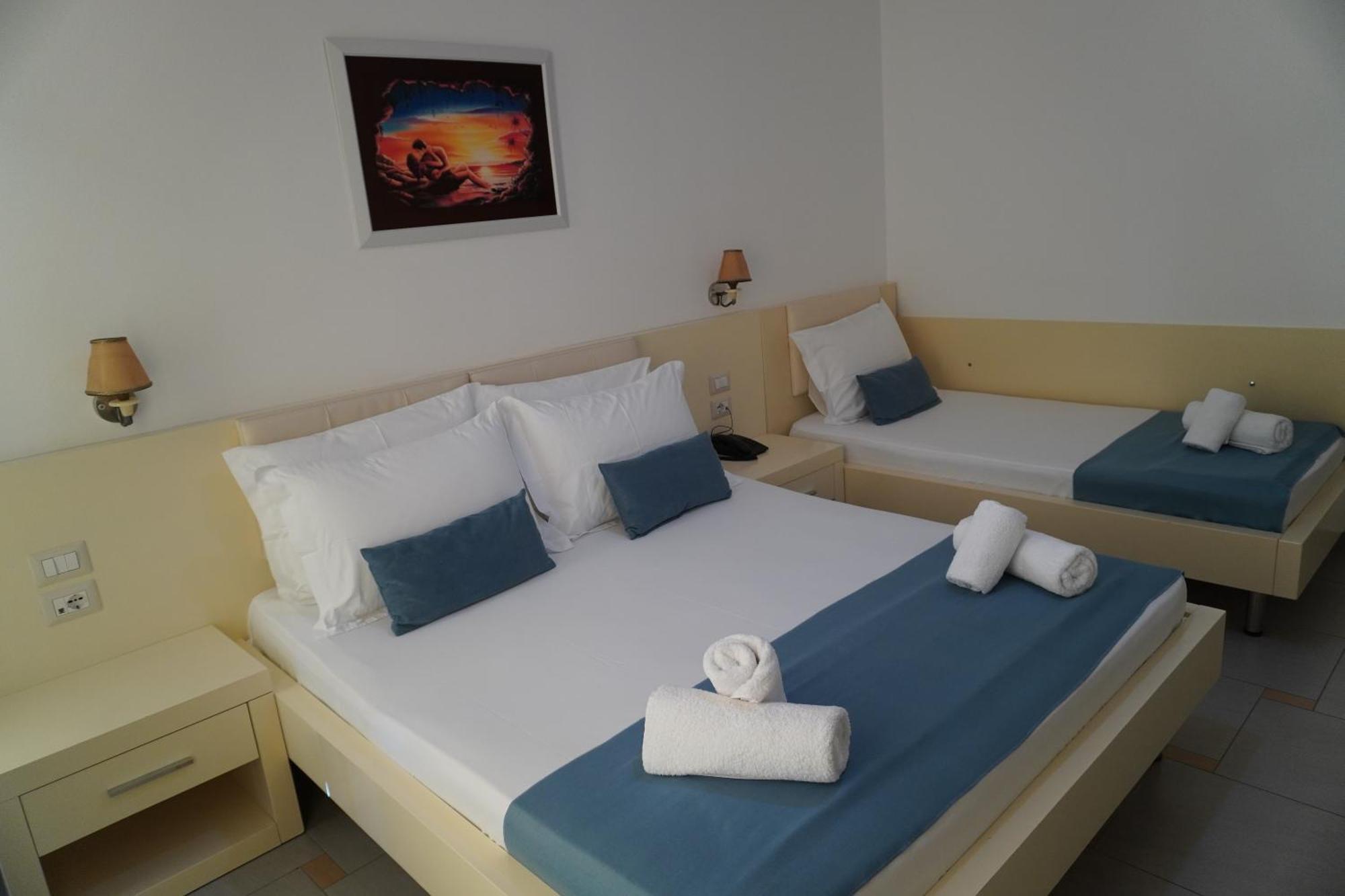 Hotel Agel Саранда Екстер'єр фото