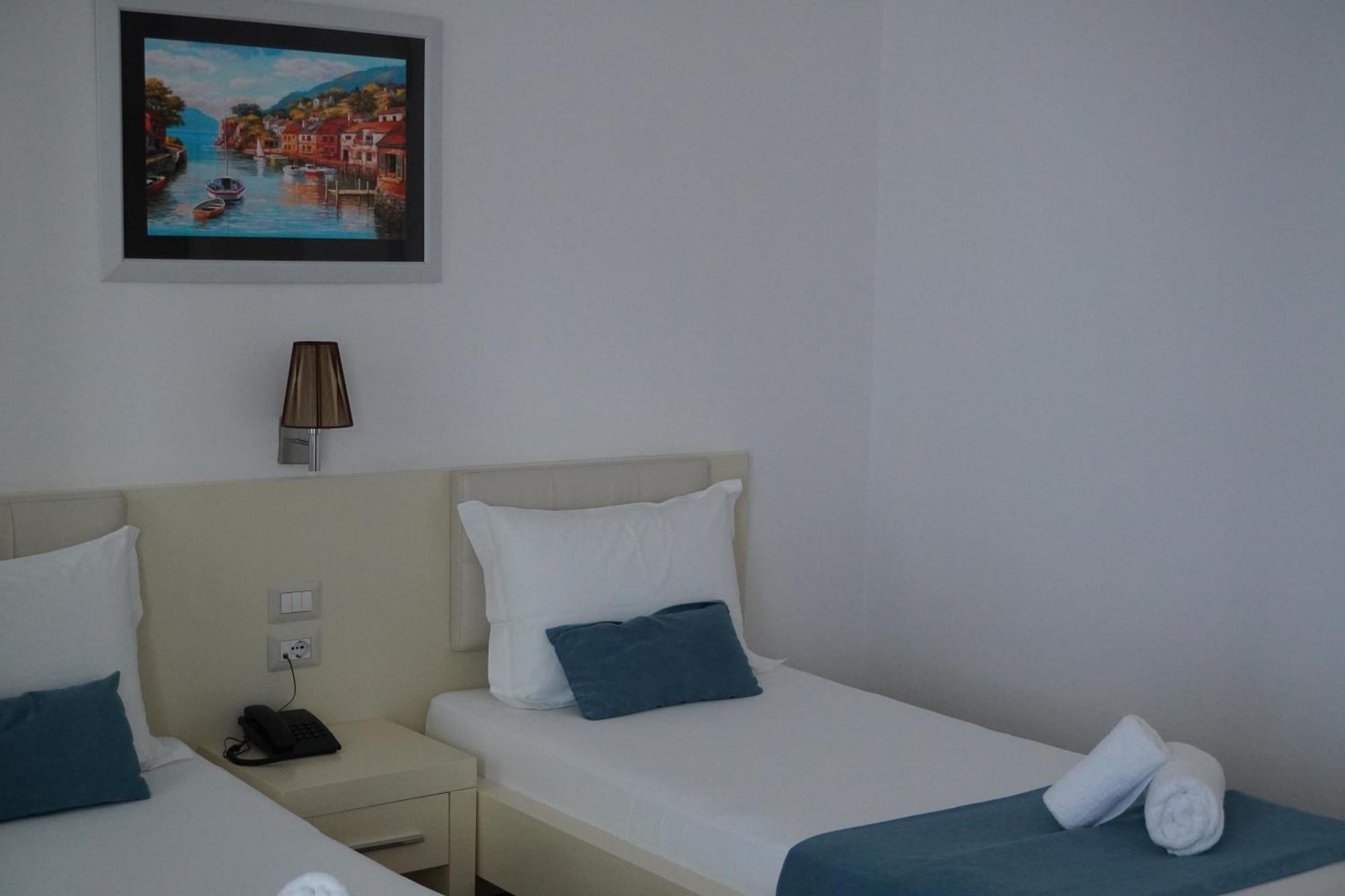 Hotel Agel Саранда Екстер'єр фото