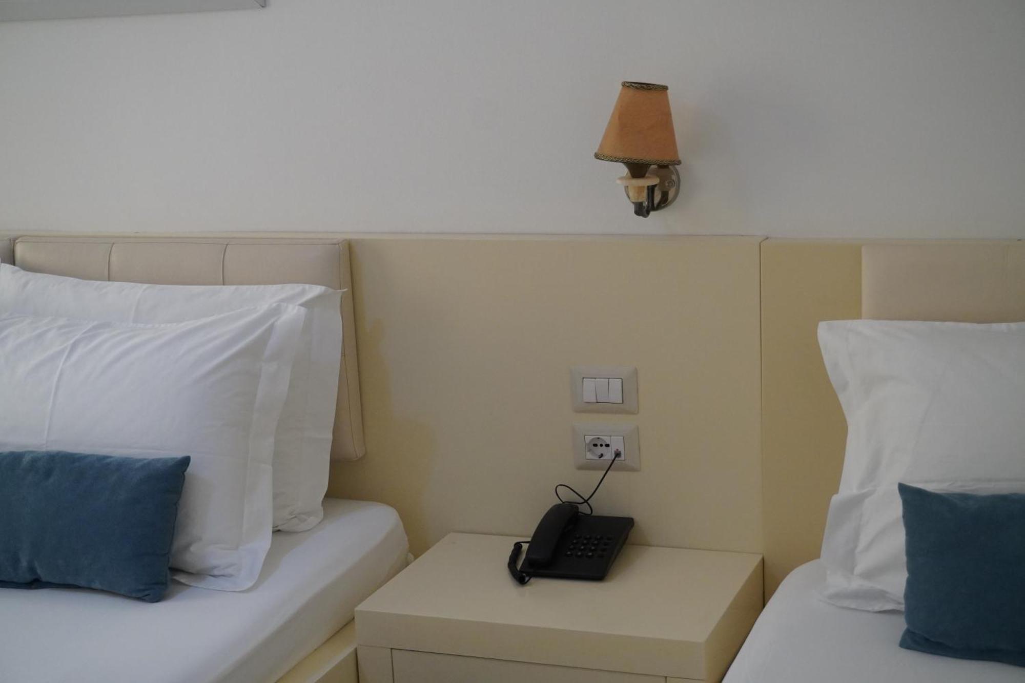 Hotel Agel Саранда Екстер'єр фото