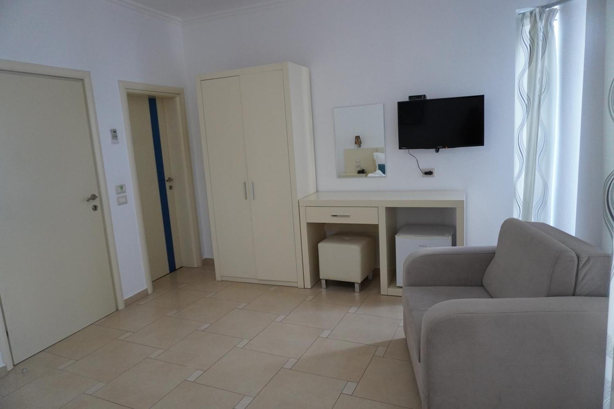 Hotel Agel Саранда Екстер'єр фото
